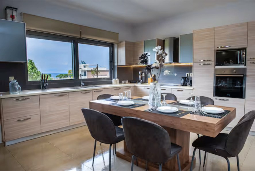 Dining & Kitchen