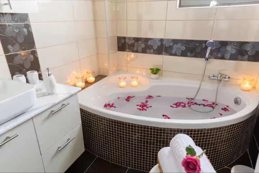 Spa bathtub