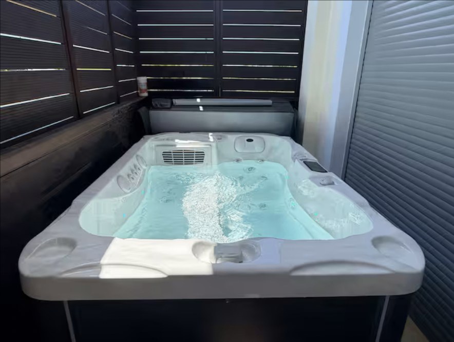 Private jacuzzi
